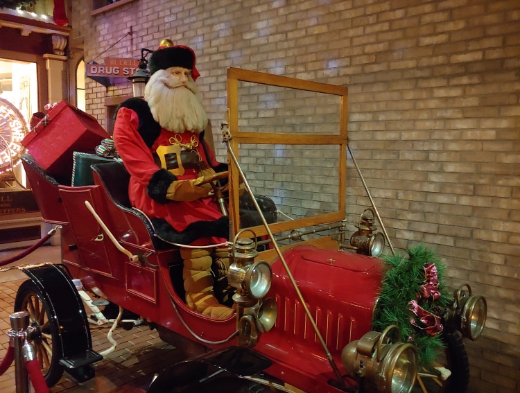 Iconic Christmas Activities In (and Around) Grand Rapids, Michigan ...